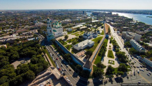 На основе сводок областной полиции мы составили рейтинг районов по размеру сумм, которые были похищены мошенниками у доверчивых астраханцев