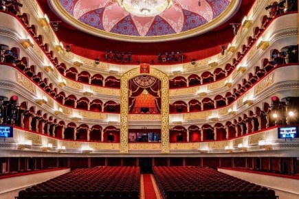 Астраханские музеи и театры получат новое оборудование благодаря нацпроекту «Семья»