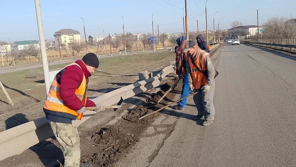 Игорь Редькин: Коммунальные службы приступили к уборке поверхности городских водоемов Игорь Редькин: Коммунальные службы приступили к уборке поверхности городских водоемов