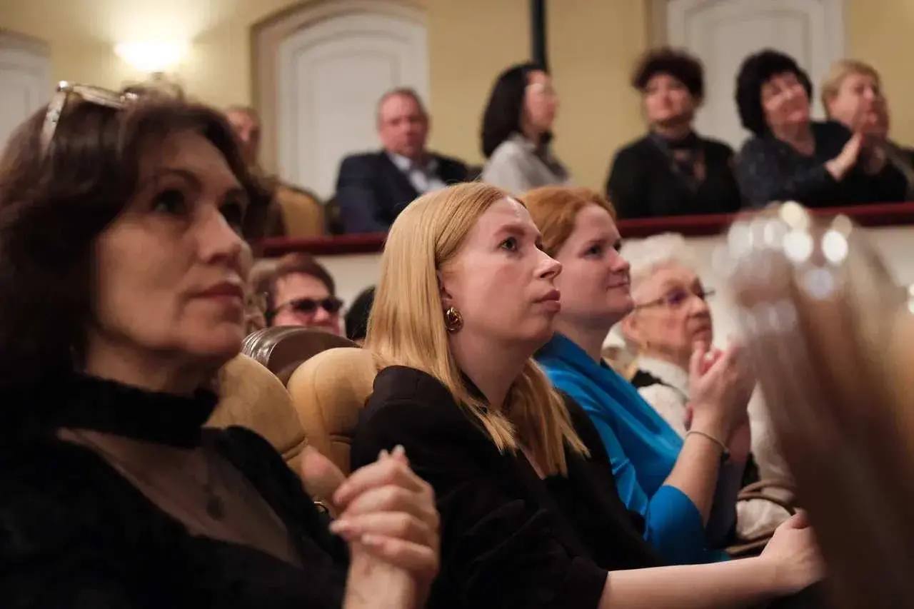 Губернатор Астраханской области наградил работников культуры Губернатор Астраханской области наградил работников культуры