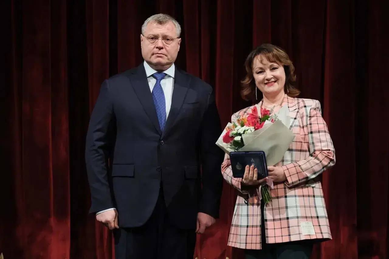 Губернатор Астраханской области наградил работников культуры Губернатор Астраханской области наградил работников культуры