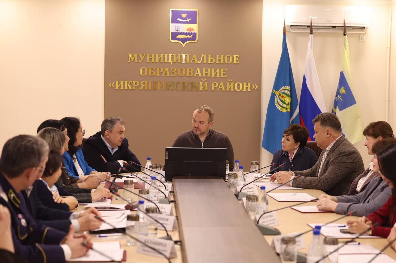 В Астраханской области Ирина Гусева и Евгений Грачев обсудили вопросы патриотического воспитания