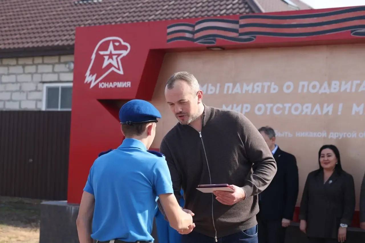 В Астраханской области Ирина Гусева и Евгений Грачев обсудили вопросы патриотического воспитания В Астраханской области Ирина Гусева и Евгений Грачев обсудили вопросы патриотического воспитания