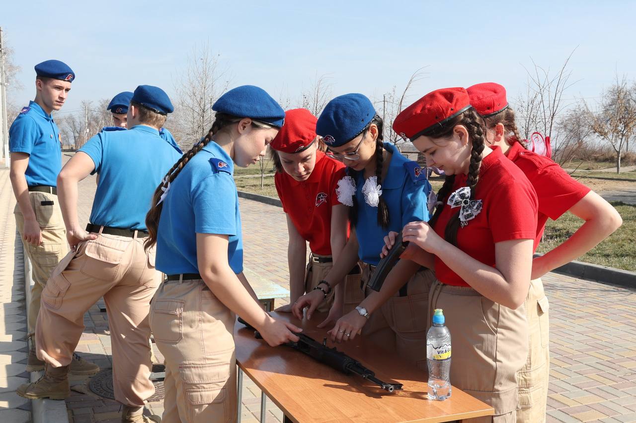 В Астраханской области Ирина Гусева и Евгений Грачев обсудили вопросы патриотического воспитания В Астраханской области Ирина Гусева и Евгений Грачев обсудили вопросы патриотического воспитания