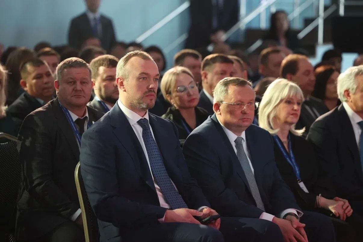 Глава Астраханской области принял участие в III Всероссийском муниципальном форуме «МАЛАЯ РОДИНА – СИЛА РОССИИ» Глава Астраханской области принял участие в III Всероссийском муниципальном форуме «МАЛАЯ РОДИНА – СИЛА РОССИИ»