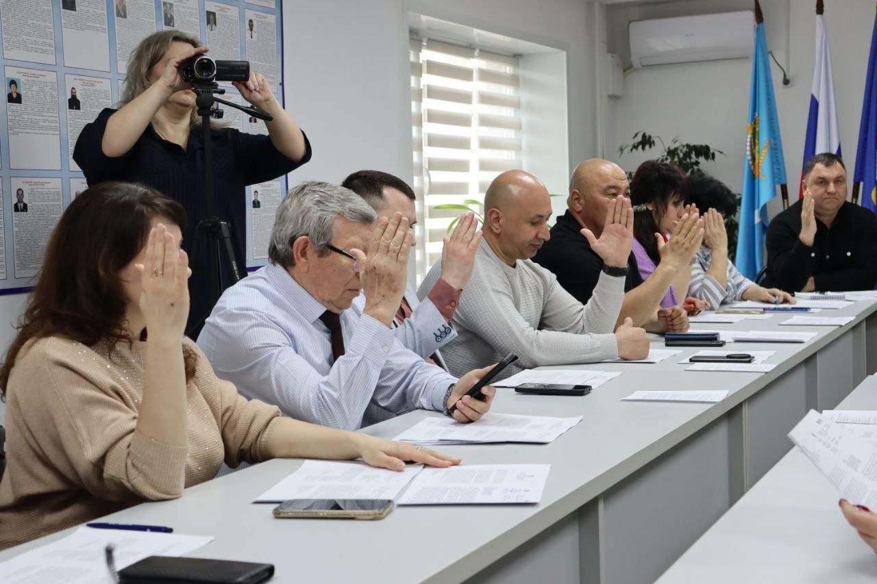 В конференц-зале депутатского корпуса городской администрации, состоялось двадцать четвертое заседание Совета В конференц-зале депутатского корпуса городской администрации, состоялось двадцать четвертое заседание Совета
