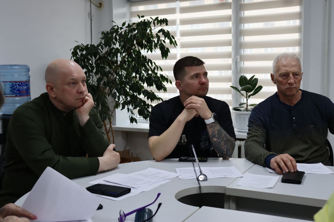 В конференц-зале депутатского корпуса городской администрации, состоялось двадцать четвертое заседание Совета В конференц-зале депутатского корпуса городской администрации, состоялось двадцать четвертое заседание Совета