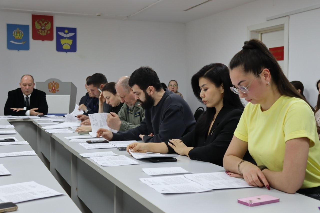 В конференц-зале депутатского корпуса городской администрации, состоялось двадцать четвертое заседание Совета В конференц-зале депутатского корпуса городской администрации, состоялось двадцать четвертое заседание Совета