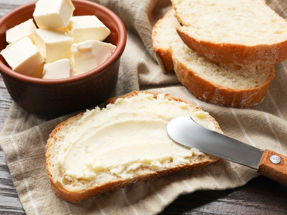 Незаменимый помощник на кухне: как сохранить сливочное масло в идеальном состоянии