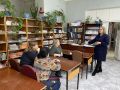Секретарь территориальной избирательной комиссии ЗАТО Знаменск Елена Калей провела встречу с коллективом Центральной библиотеки города