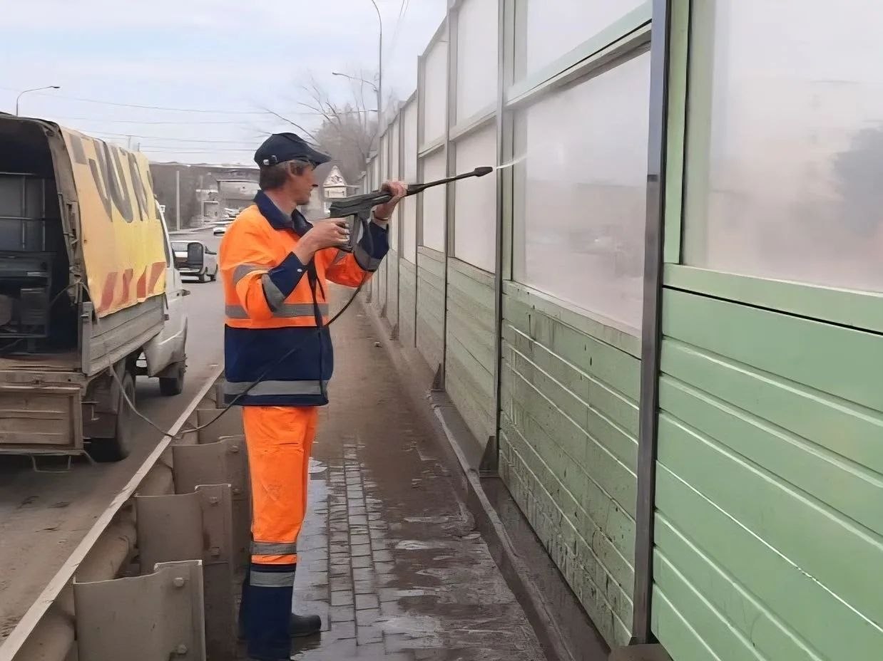 Игорь Редькин: Сейчас наши коммунальные службы работают в усиленном режиме Игорь Редькин: Сейчас наши коммунальные службы работают в усиленном режиме