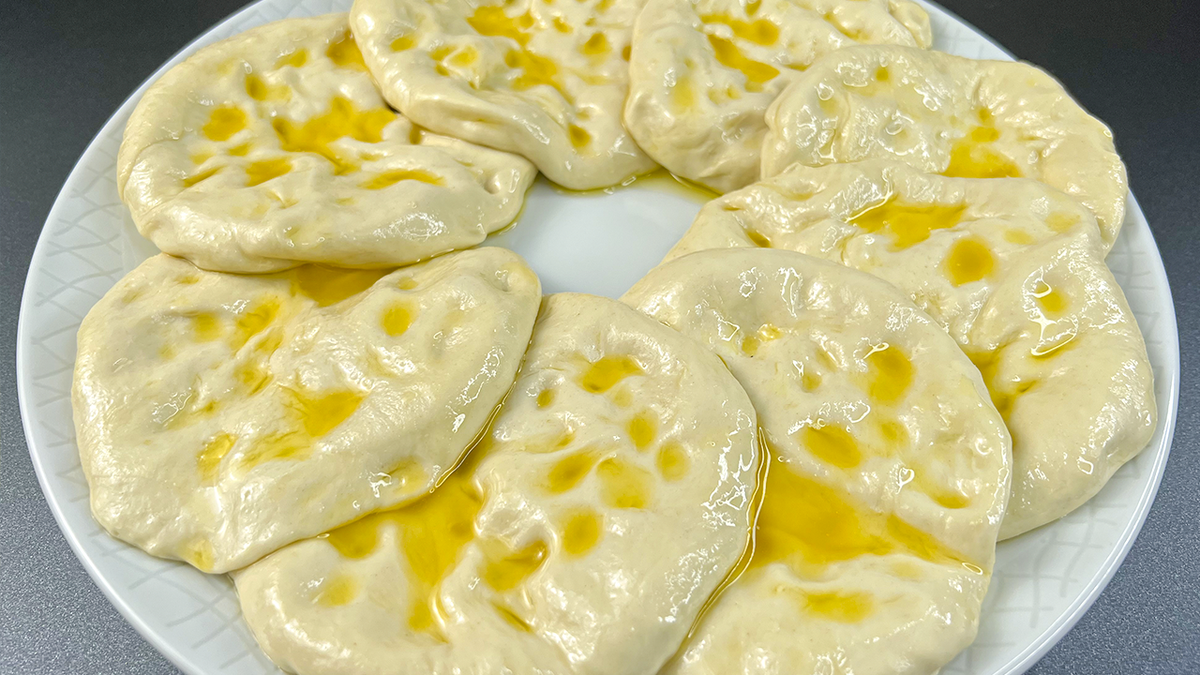 Как сделать нежные пироги, которые не крошатся и нравятся всем