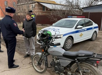 Астраханская полиция продолжает проводить работу с водителями мотранспорта и СИМов