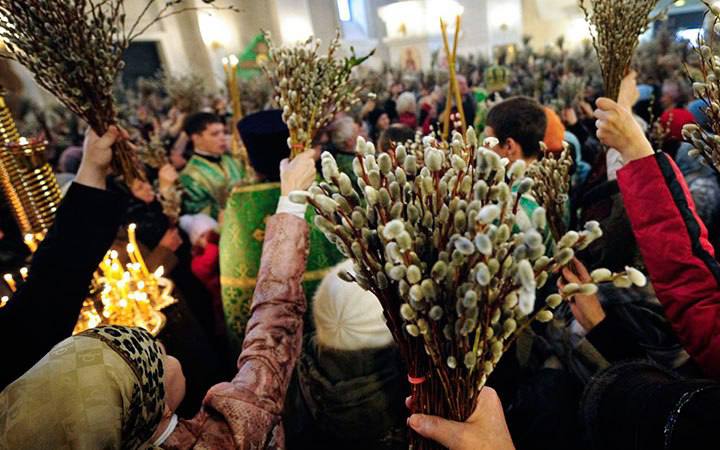 Сегодня православные празднуют Вербное воскресенье, а завтра начинается Страстная неделя