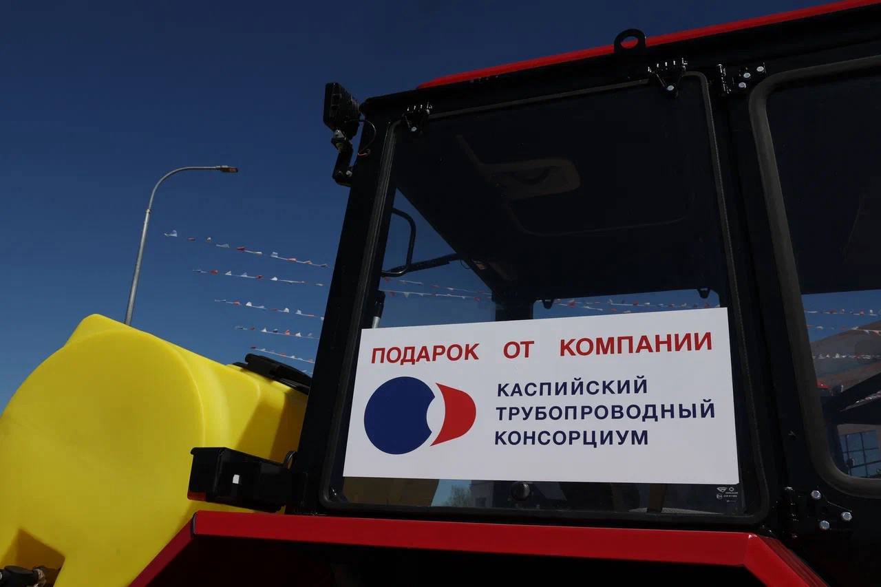 Игорь Бабушкин: Коммунальные службы и школы Енотаевского, Наримановского и Харабалинского районов получили новую технику Игорь Бабушкин: Коммунальные службы и школы Енотаевского, Наримановского и Харабалинского районов получили новую технику