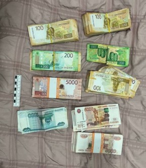 Ранее судимая астраханка похитила сейф с деньгами у своей знакомой