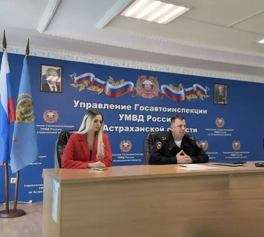 Сотрудники Госавтоинспекции провели встречу с курьерами служб доставки