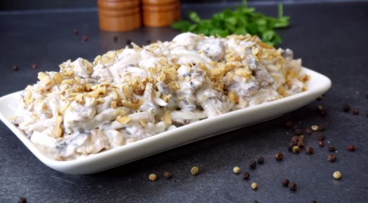 Салат с кальмарами: лучший рецепт для вашего застолья