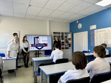 Астраханские полицейские провели профилактическую встречу со студентами в рамках операции «Чистое поколение - 2026»