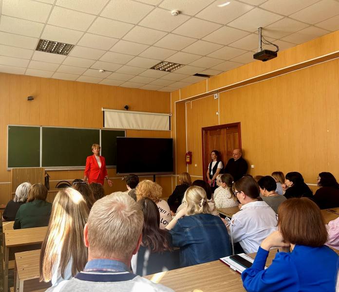 Астраханские полицейские провели профилактическую встречу со студентами в рамках операции «Чистое поколение - 2026» Астраханские полицейские провели профилактическую встречу со студентами в рамках операции «Чистое поколение - 2026»