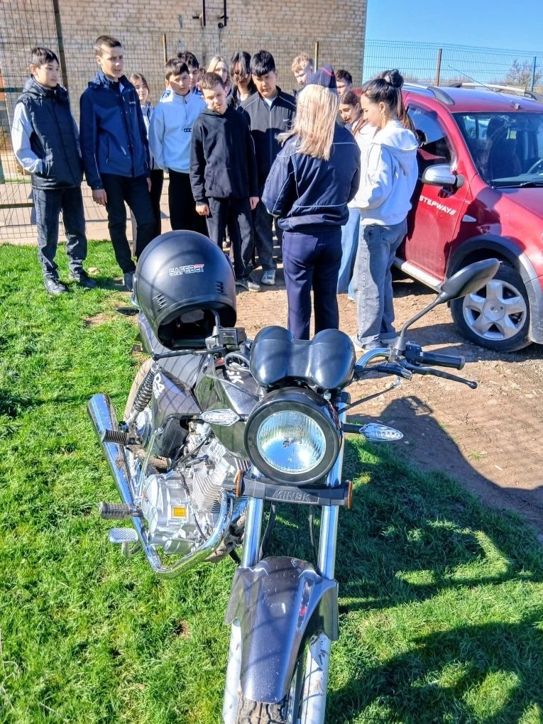 «Мотоцикл — детям не игрушка»: в Ахтубинском районе напомнили о безопасности «Мотоцикл — детям не игрушка»: в Ахтубинском районе напомнили о безопасности