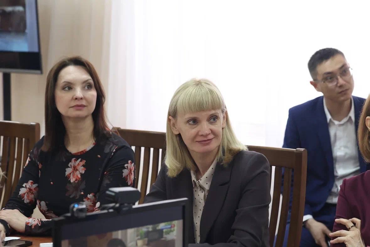 В Астраханской области обсудили меры поддержки участников СВО и подготовку к летней оздоровительной кампании В Астраханской области обсудили меры поддержки участников СВО и подготовку к летней оздоровительной кампании