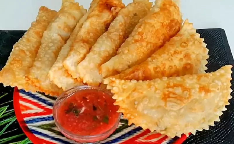 Чебуреки с тонким тестом: Как приготовить идеальное блюдо для семейного ужина