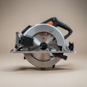 Как превратить циркулярную пилу в незаменимого помощника: 5 самодельных решений