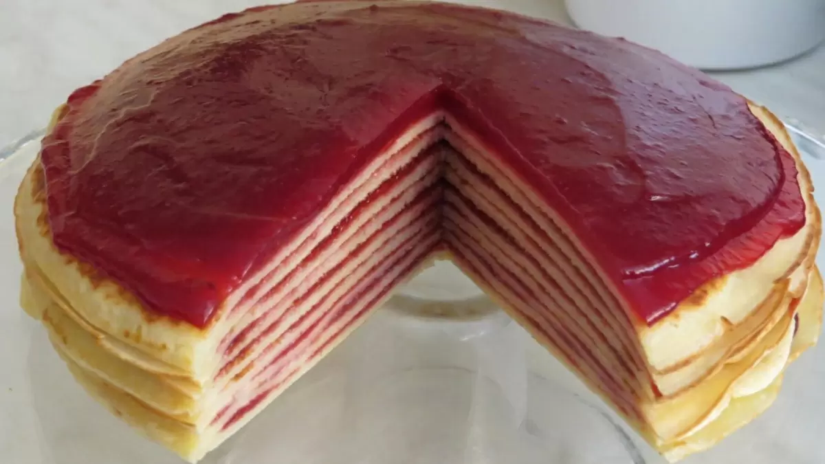 Веселая Масленица: Восхитительный блинный торт с ягодным кремом