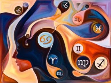 Три знака Зодиака, которые обретают любовь в августе