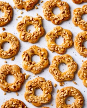 Арахисовые колечки: новогодняя классика в вашем праздничном меню
