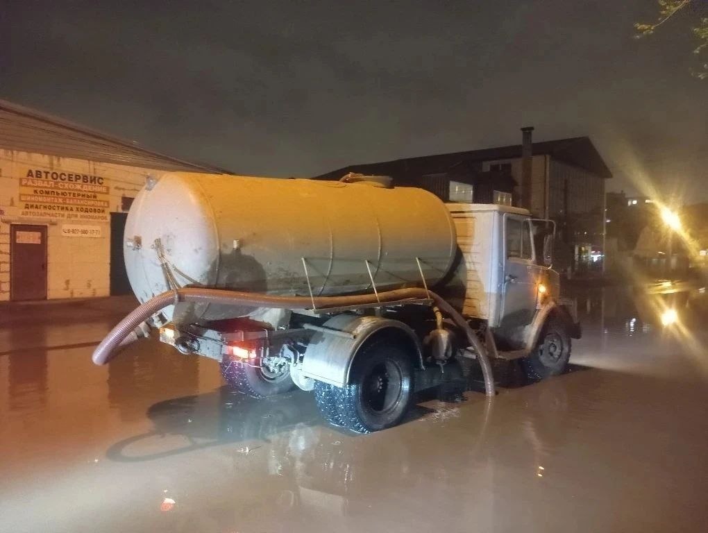 Игорь Редькин: Весенняя погода испытывает город на прочность Игорь Редькин: Весенняя погода испытывает город на прочность