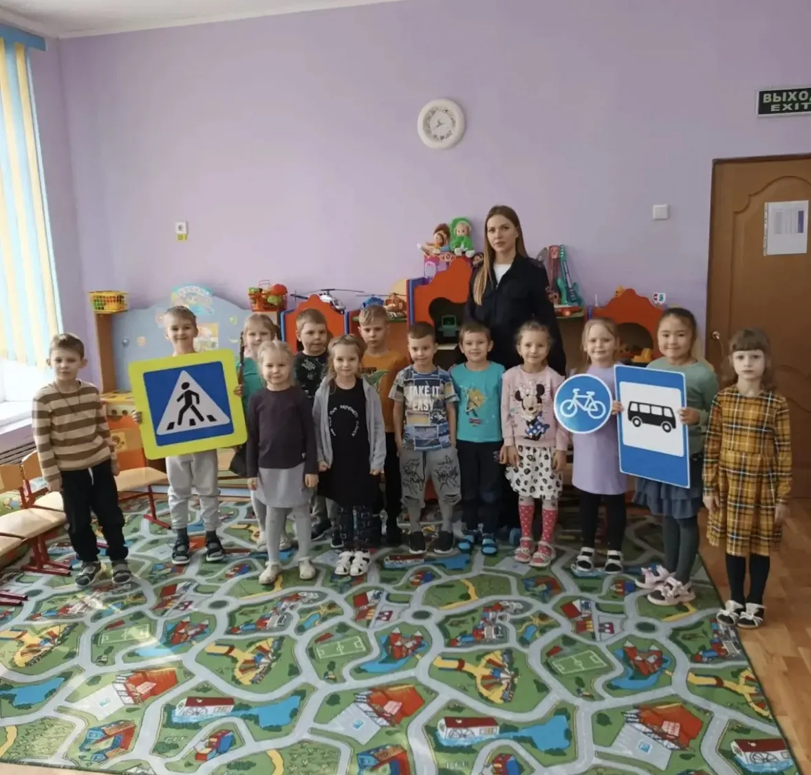 Госавтоинспекторы провели профилактические беседы и игры по знанию правил дорожного движения Госавтоинспекторы провели профилактические беседы и игры по знанию правил дорожного движения