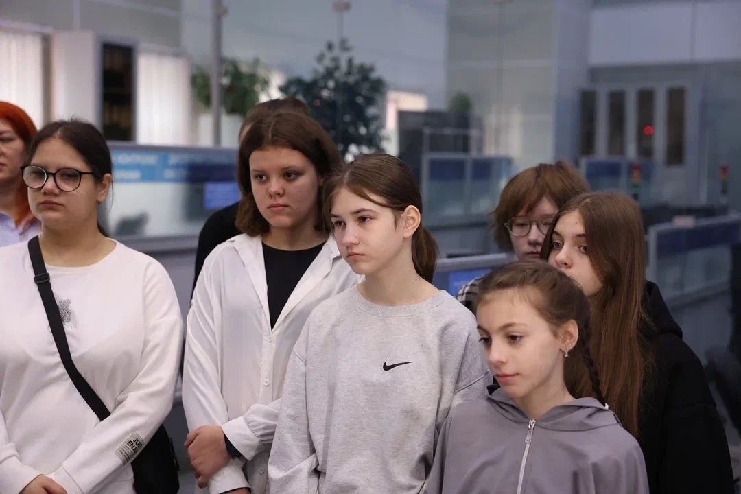 Астраханским воспитанницам центра «Улитка» показали, как работает Центр обработки вызовов системы 112 Астраханским воспитанницам центра «Улитка» показали, как работает Центр обработки вызовов системы 112