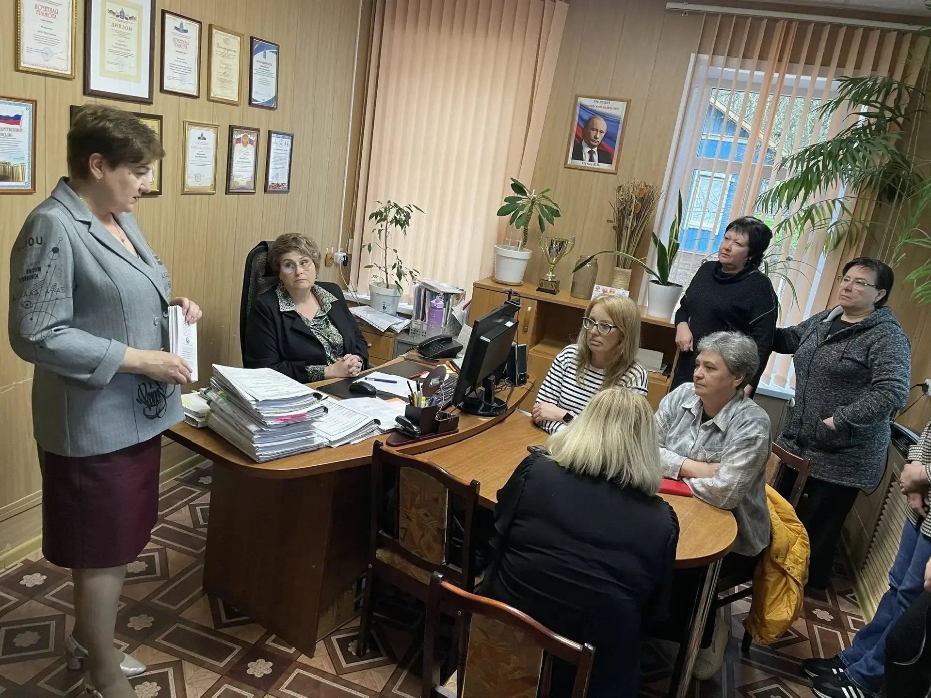 Представители избирательных комиссий региона регулярно проводят встречи с трудовыми коллективами и общественными организациями в рамках просветительской деятельности, вовлекая сотрудников в избирательный процесс, информируя... Представители избирательных комиссий региона регулярно проводят встречи с трудовыми коллективами и общественными организациями в рамках просветительской деятельности, вовлекая сотрудников в избирательный процесс, информируя...