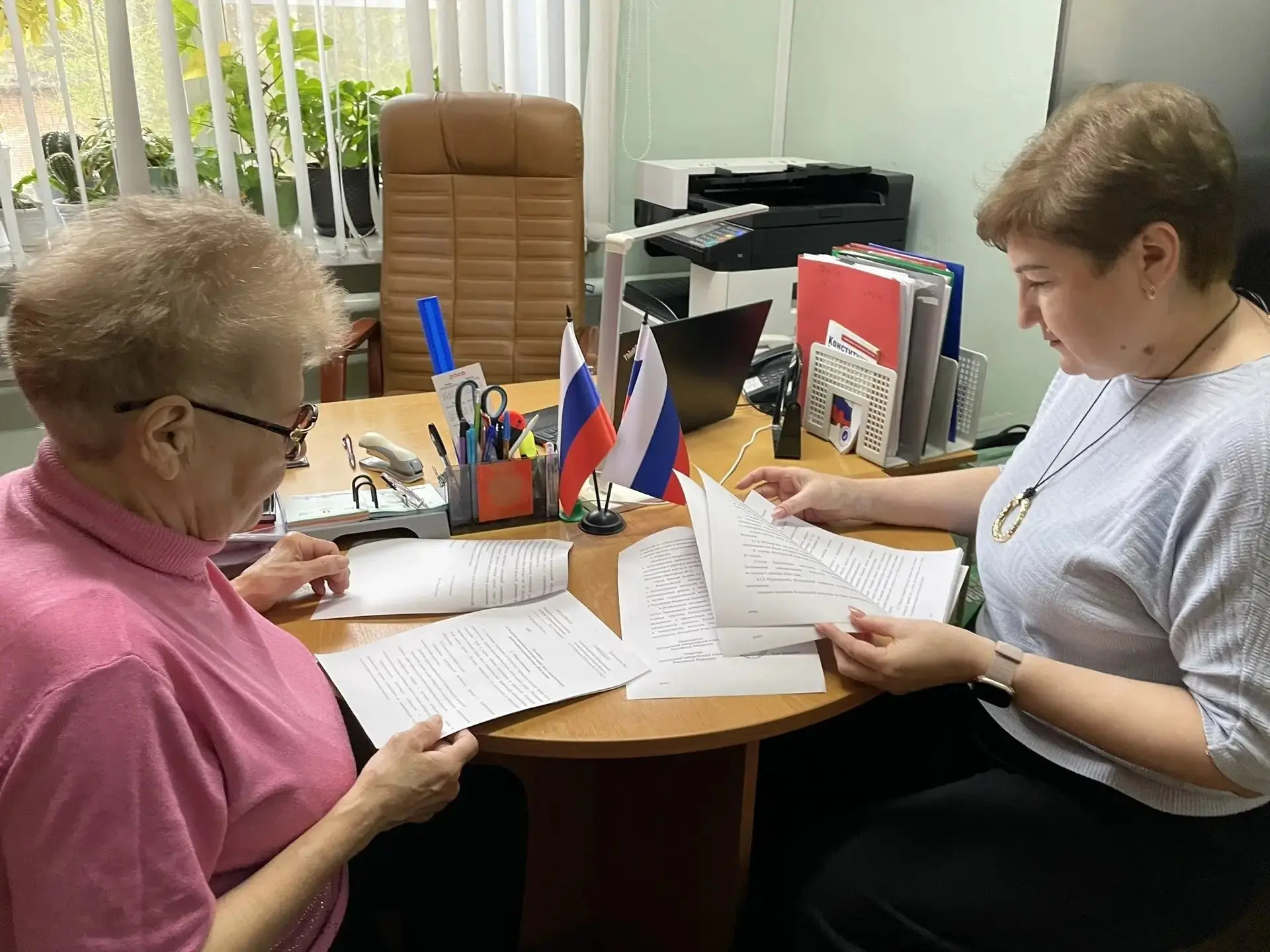 Представители избирательных комиссий региона регулярно проводят встречи с трудовыми коллективами и общественными организациями в рамках просветительской деятельности, вовлекая сотрудников в избирательный процесс, информируя... Представители избирательных комиссий региона регулярно проводят встречи с трудовыми коллективами и общественными организациями в рамках просветительской деятельности, вовлекая сотрудников в избирательный процесс, информируя...