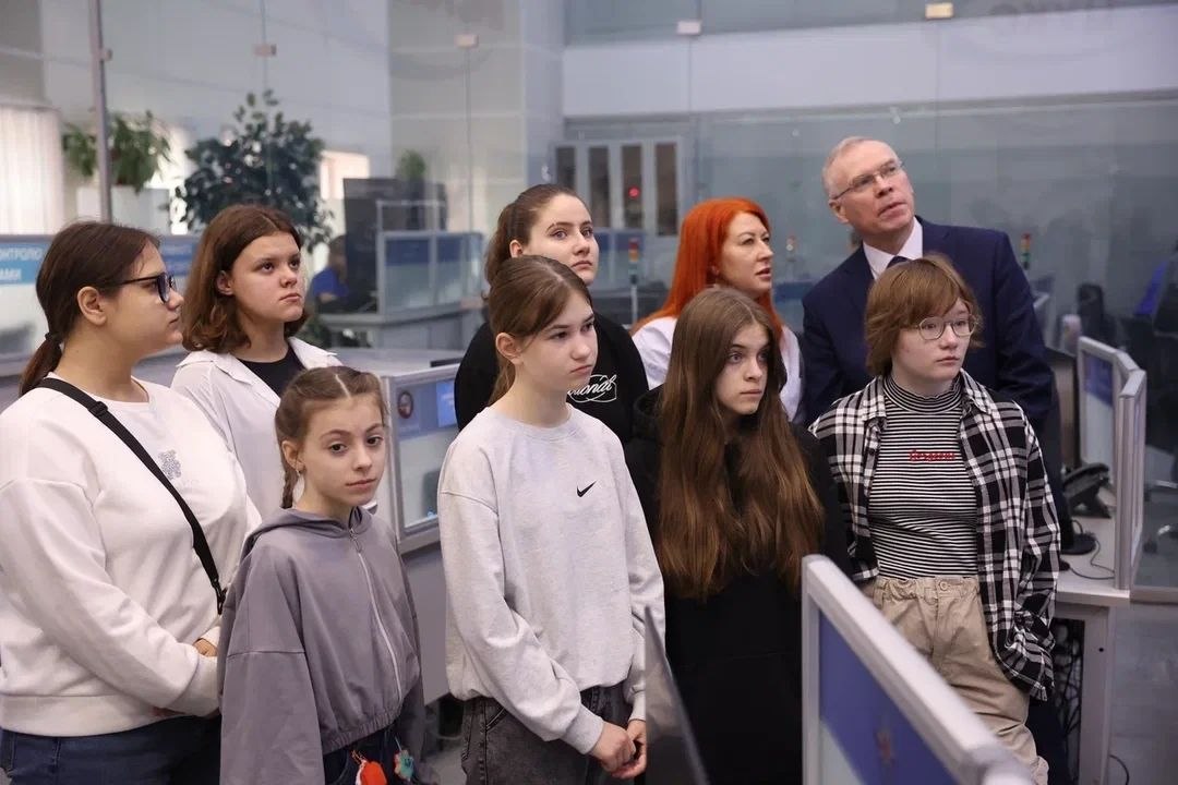 Астраханским воспитанницам центра «Улитка» показали, как работает Центр обработки вызовов системы 112 Астраханским воспитанницам центра «Улитка» показали, как работает Центр обработки вызовов системы 112