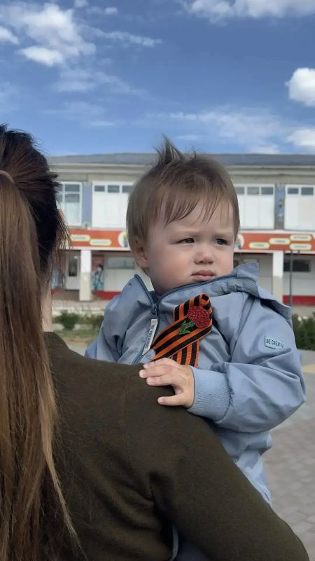 Сотрудники следственного управления СК России по Астраханской области продолжают участие во Всероссийской акции «Георгиевская лента» Сотрудники следственного управления СК России по Астраханской области продолжают участие во Всероссийской акции «Георгиевская лента»