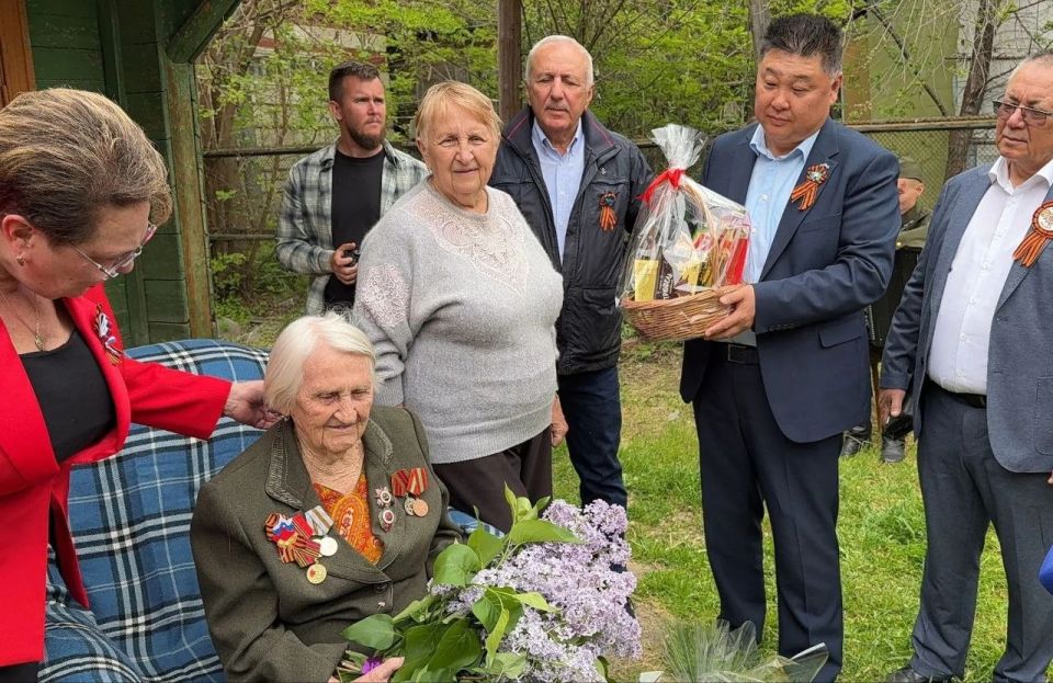 В Астраханской области с Днём Победы поздравили 102-летнюю участницу Великой Отечественной войны В Астраханской области с Днём Победы поздравили 102-летнюю участницу Великой Отечественной войны