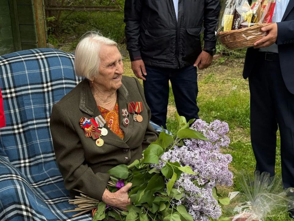 В Астраханской области с Днём Победы поздравили 102-летнюю участницу Великой Отечественной войны В Астраханской области с Днём Победы поздравили 102-летнюю участницу Великой Отечественной войны