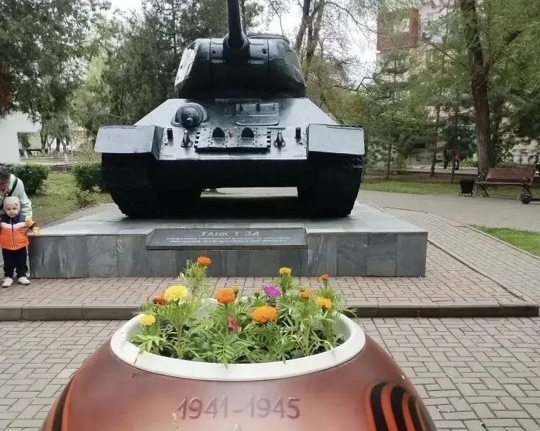 Игорь Редькин: Около 30 тысяч единиц цветочной рассады мы уже высадили на территории городских парков и скверов Игорь Редькин: Около 30 тысяч единиц цветочной рассады мы уже высадили на территории городских парков и скверов