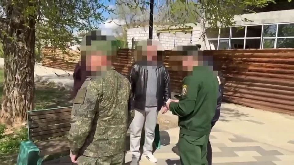 Сюжет в программе «НЫНЕ» на телеканале «Ахтубинское телевидение» (АТВ): сотрудники военного следственного отдела СК России по Знаменскому гарнизону провели рейд по выявлению граждан Российской Федерации, уклоняющихся от...