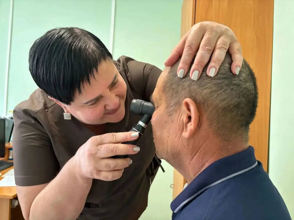 Свыше 300 человек проверили кожу и щитовидную железу в «Субботу для здоровья» в Астраханском онкодиспансере Свыше 300 человек проверили кожу и щитовидную железу в «Субботу для здоровья» в Астраханском онкодиспансере