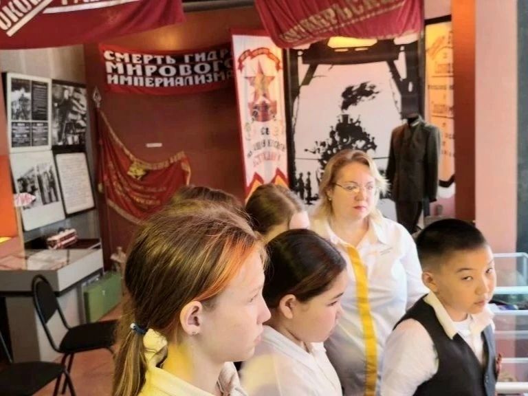 Избирательные комиссии региона активно участвуют в жизни молодёжи и занимаются просвещением юных избирателей, вовлекая их в различные просветительские инициативы Избирательные комиссии региона активно участвуют в жизни молодёжи и занимаются просвещением юных избирателей, вовлекая их в различные просветительские инициативы