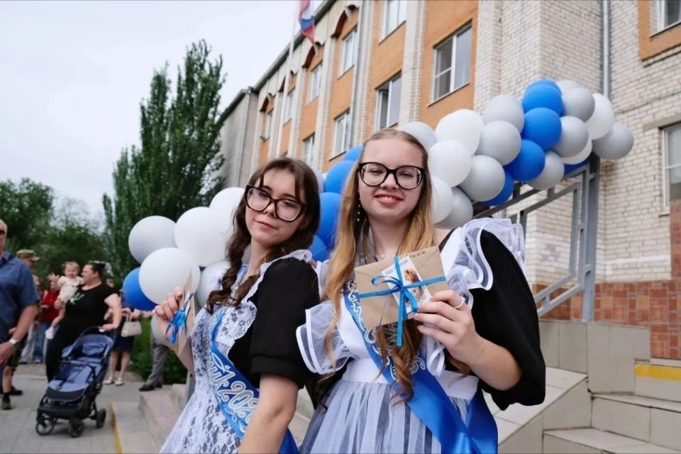 Игорь Редькин: Дорогие выпускники! Уважаемые учителя и родители! Игорь Редькин: Дорогие выпускники! Уважаемые учителя и родители!