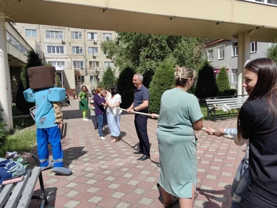 В честь дня защиты детей 1 июня около Административного корпуса № 2 традиционно прошло праздничное мероприятие В честь дня защиты детей 1 июня около Административного корпуса № 2 традиционно прошло праздничное мероприятие