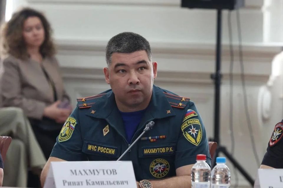Начальник ГУ МЧС России по Астраханской области Юрий Землянский принял участие в совещании обеспечению правопорядка в регионе Начальник ГУ МЧС России по Астраханской области Юрий Землянский принял участие в совещании обеспечению правопорядка в регионе