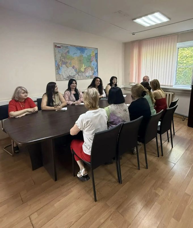 Член территориальной избирательной комиссии Советского района Сергей Разинков провел встречу с трудовым коллективом ГКУ «Управление по техническому обеспечению деятельности агентства по занятости населения Астраханской... Член территориальной избирательной комиссии Советского района Сергей Разинков провел встречу с трудовым коллективом ГКУ «Управление по техническому обеспечению деятельности агентства по занятости населения Астраханской...