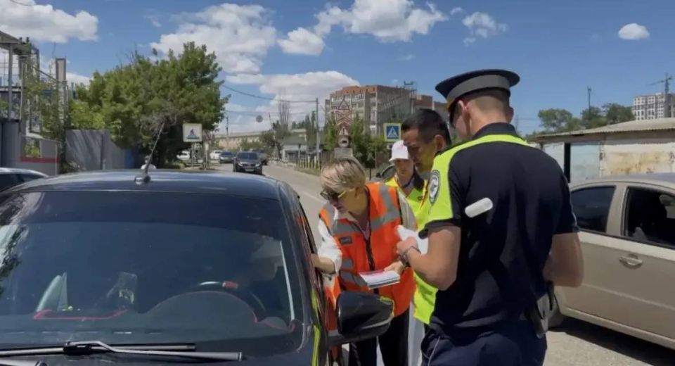 В Международный день привлечения внимания к железнодорожным переездам сотрудники Госавтоинспекции города провели профилактическое мероприятие В Международный день привлечения внимания к железнодорожным переездам сотрудники Госавтоинспекции города провели профилактическое мероприятие