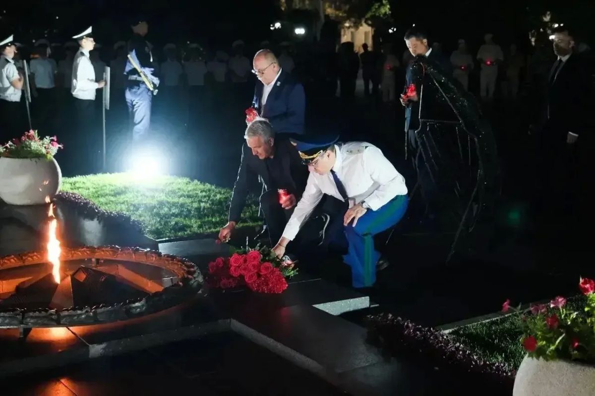 Прокурор Астраханской области Александр Гулягин принял участие в торжественных мероприятиях, посвященных Дню памяти и скорби Прокурор Астраханской области Александр Гулягин принял участие в торжественных мероприятиях, посвященных Дню памяти и скорби